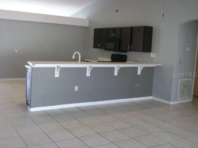 Property Photo: 902 Cambridge Court FL 34758