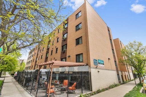 Property Photo: 6201 N Kenmore Avenue 204 IL 60660