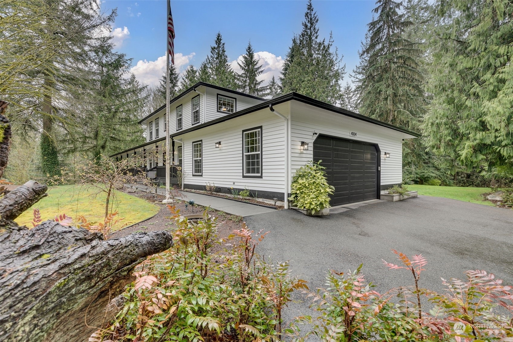 Property Photo:  4004 109th Avenue SE  WA 98290 