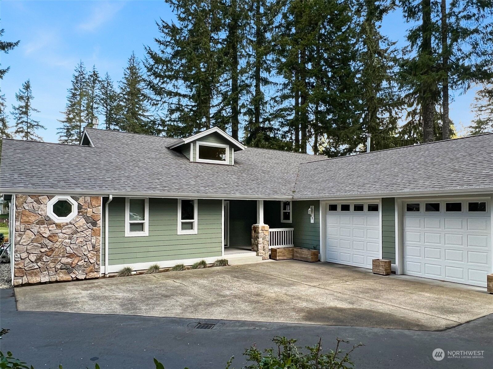 House for sale in Union 851 E Manzanita Drive, Union, WA 98592