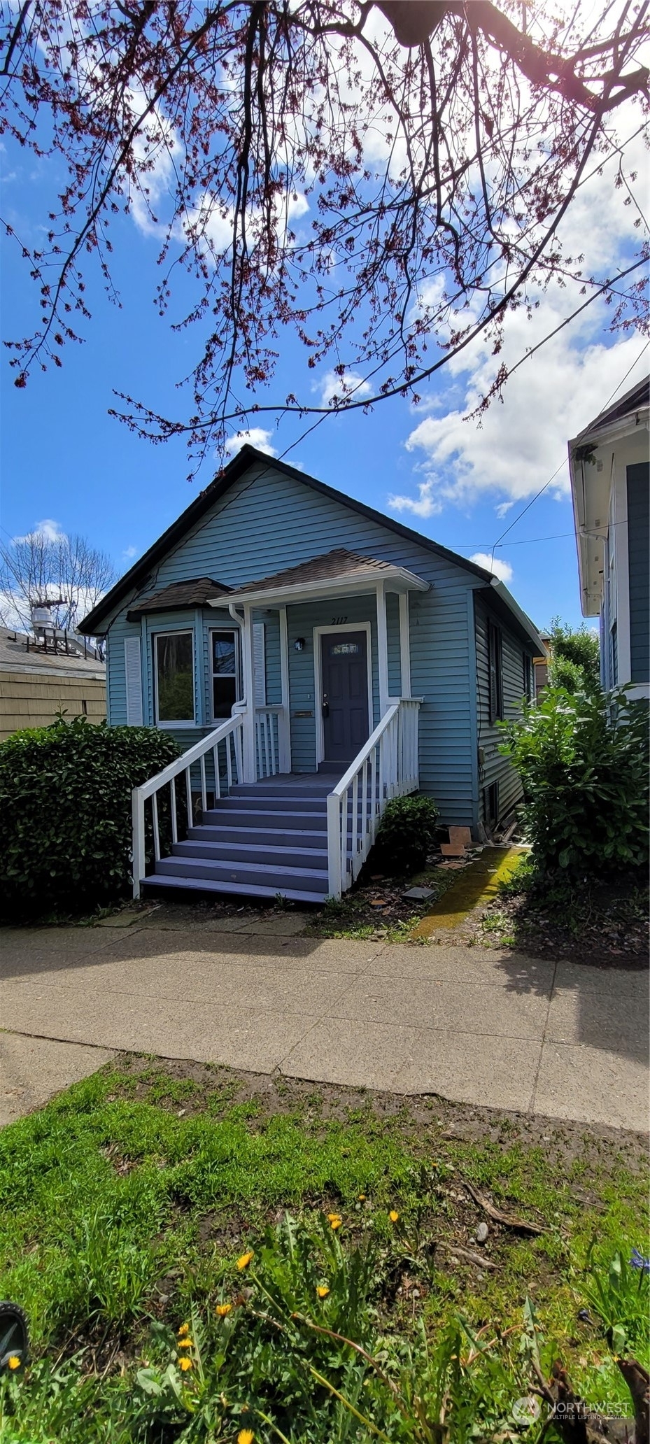 Property Photo:  2117 E Union Street  WA 98122 