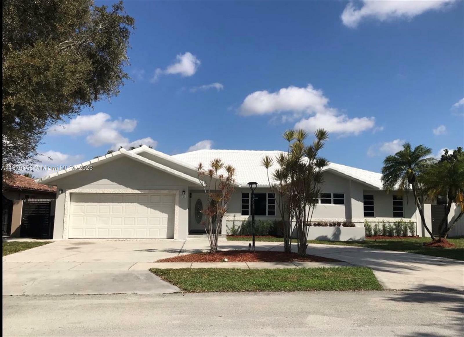 Property Photo:  321 SW 136th Ct  FL 33184 