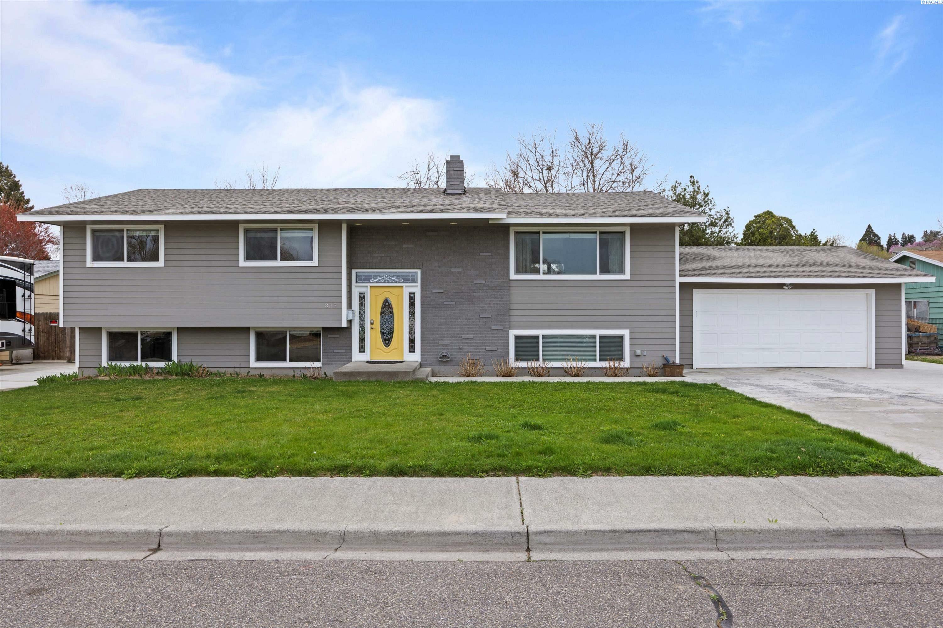 Property Photo: 317 W 21st Ave. WA 99337