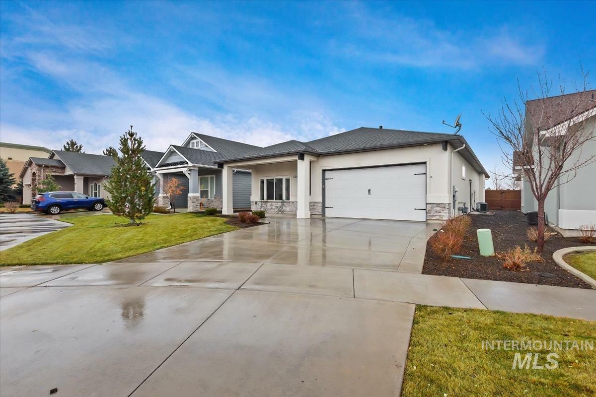 Property Photo: 6847 N Cathedral Ln ID 83646