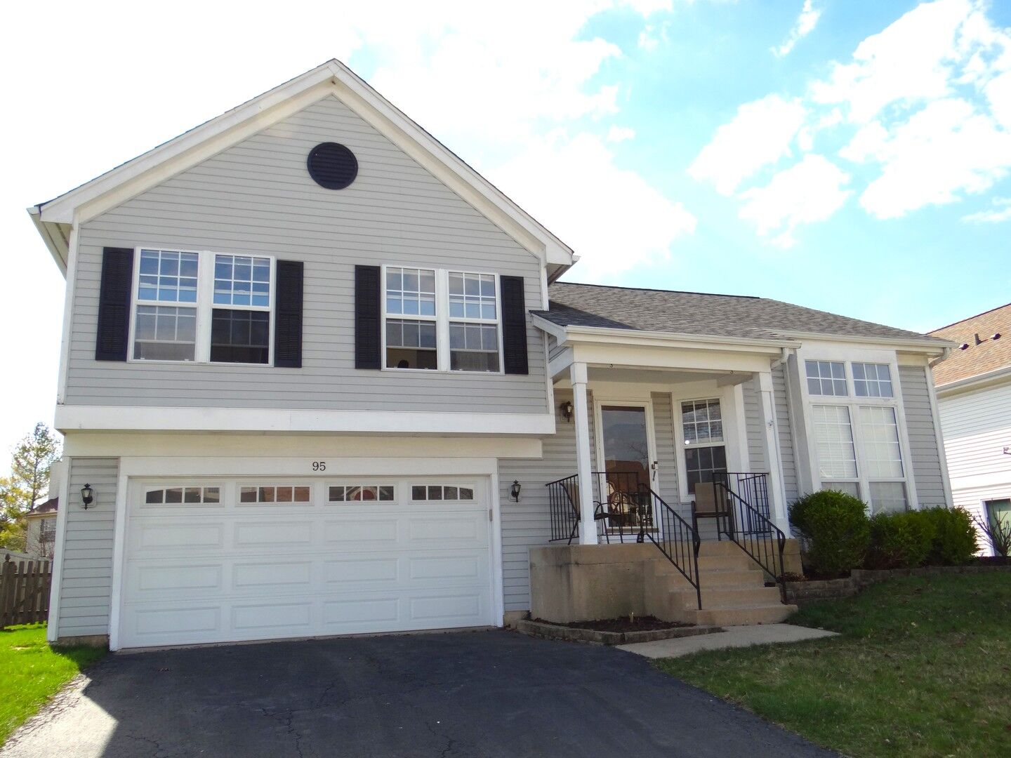 Property Photo:  95 Churchill Lane  IL 60504 