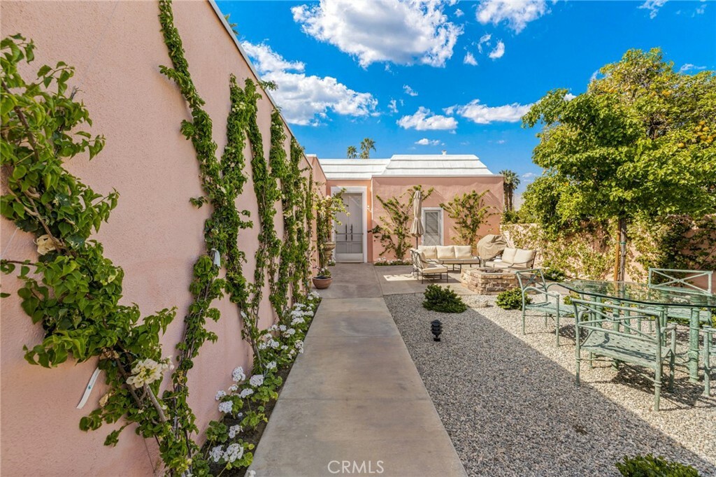 Property Photo: 47015 Arcadia Lane CA 92260