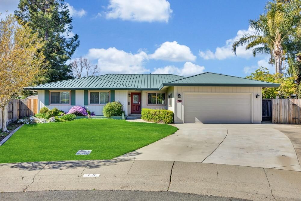 Property Photo: 19 Sand Court CA 95831