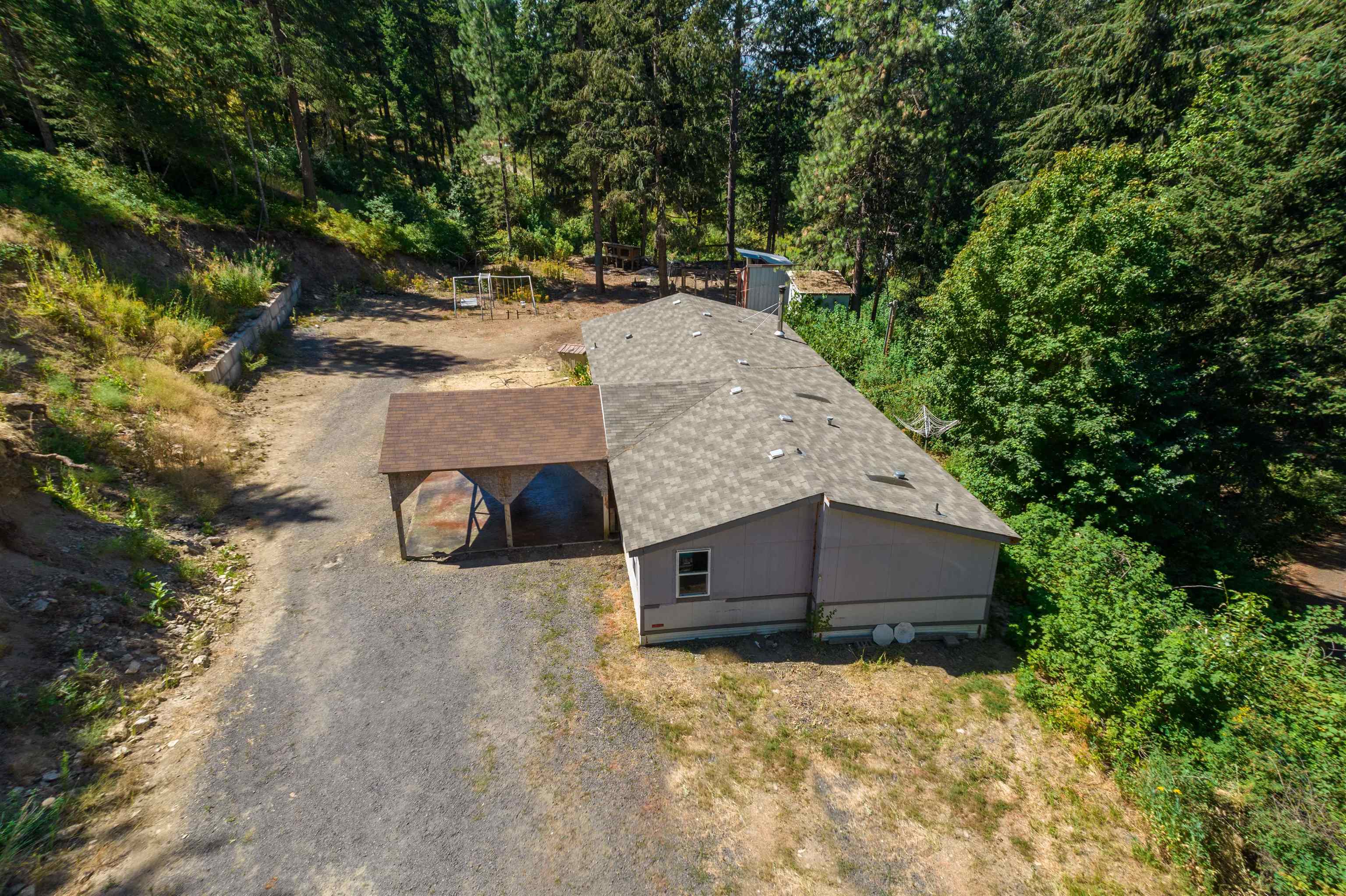 Property Photo: 29716 N Schwachtgen Rd WA 99003