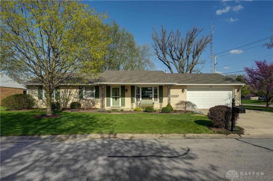 Property Photo: 1305 Oaktree Drive OH 45331