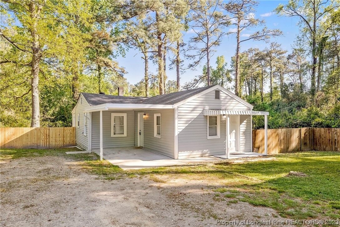 Property Photo:  925 Carver Street  NC 28301 