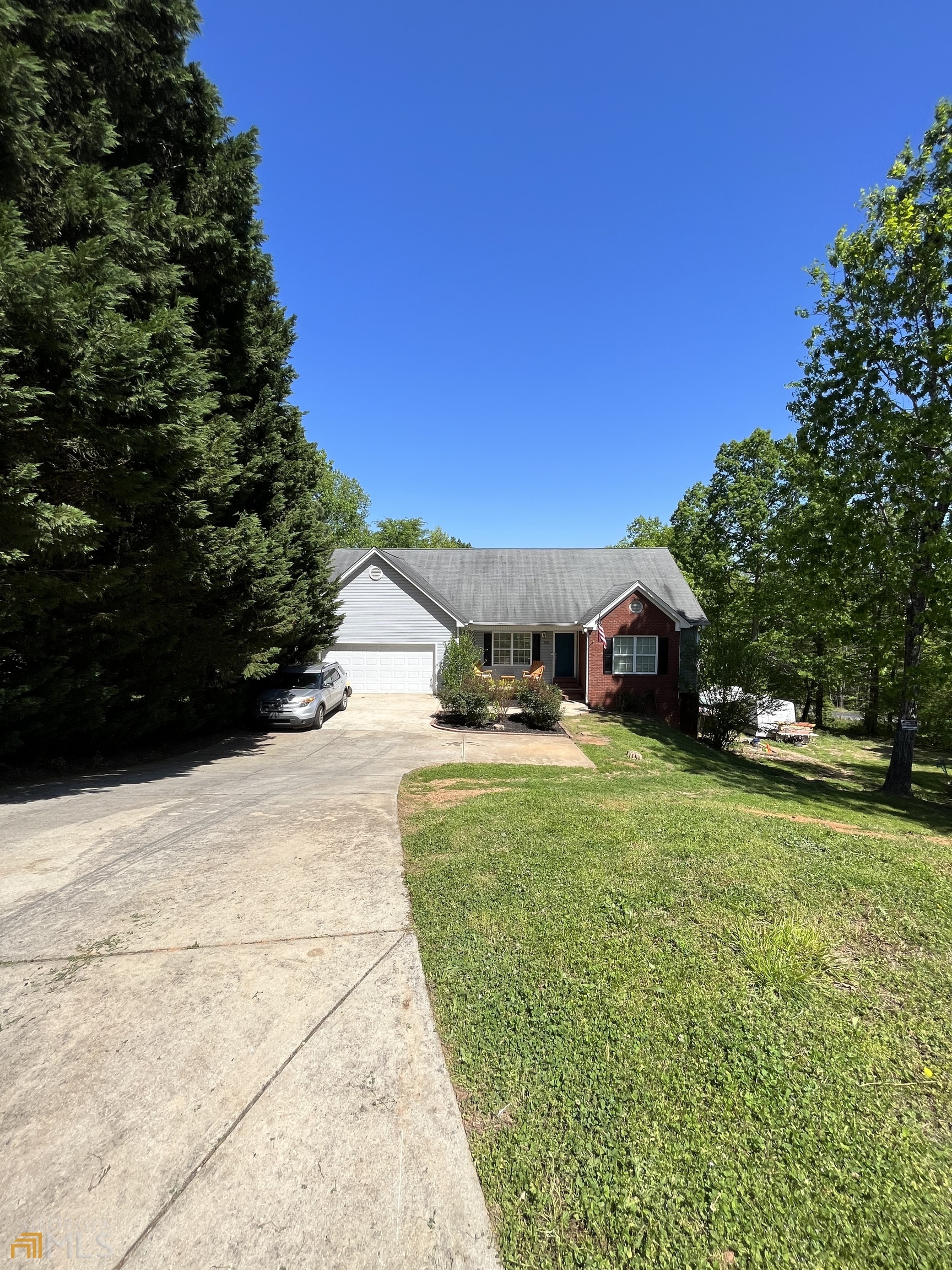 Property Photo:  2207 Clarendon Court NE  GA 30012 