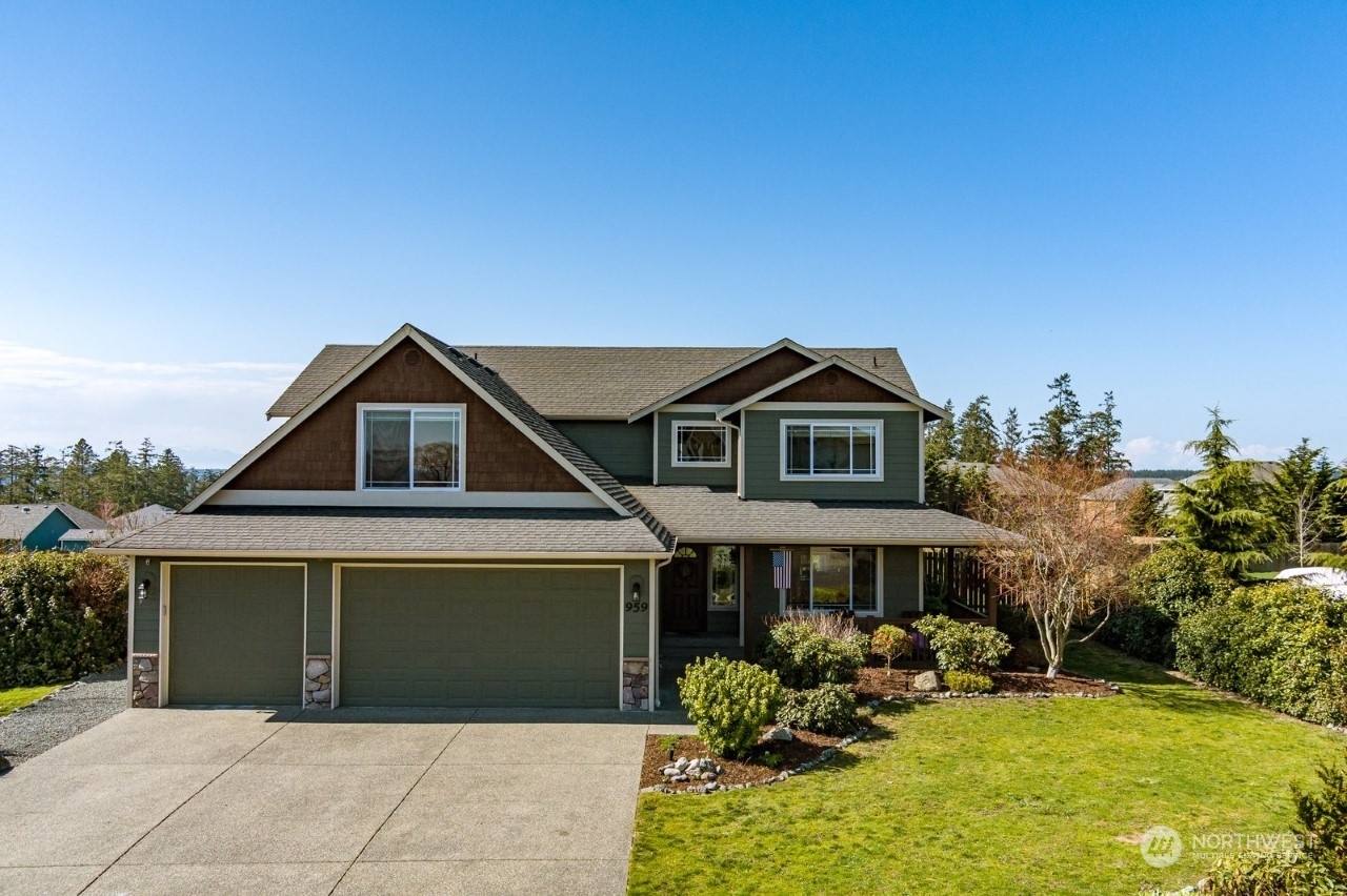 Property Photo:  959 Lyle Ridge Circle  WA 98277 