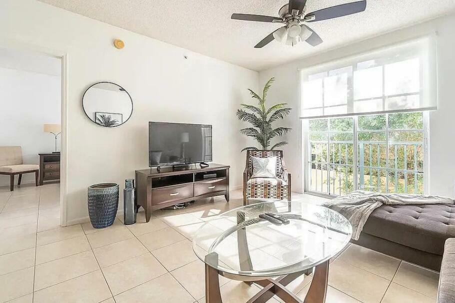 Property Photo:  630 S Sapodilla Avenue 320  FL 33401 