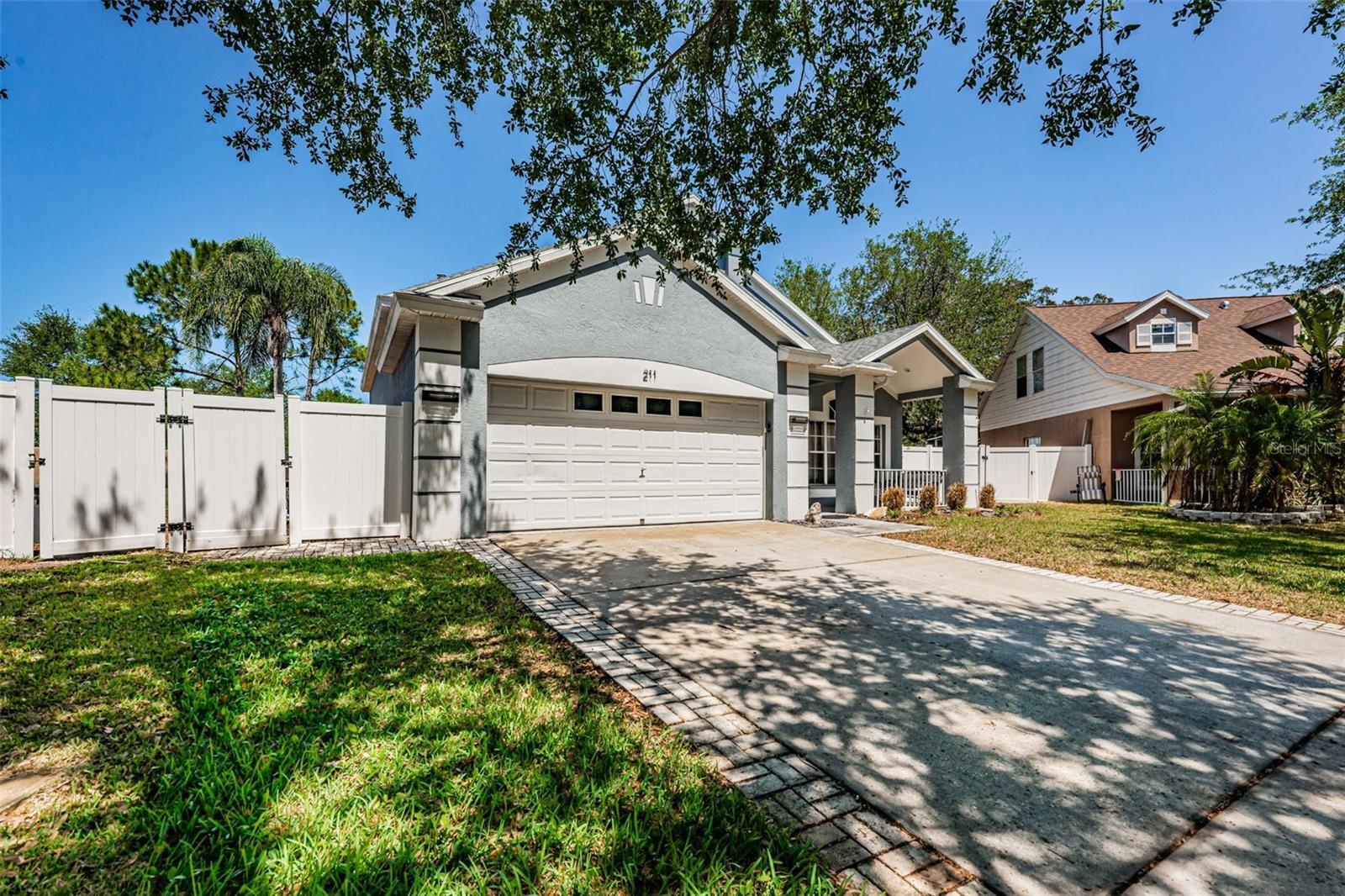 Property Photo:  211 Meadow Oak Lane  FL 34689 