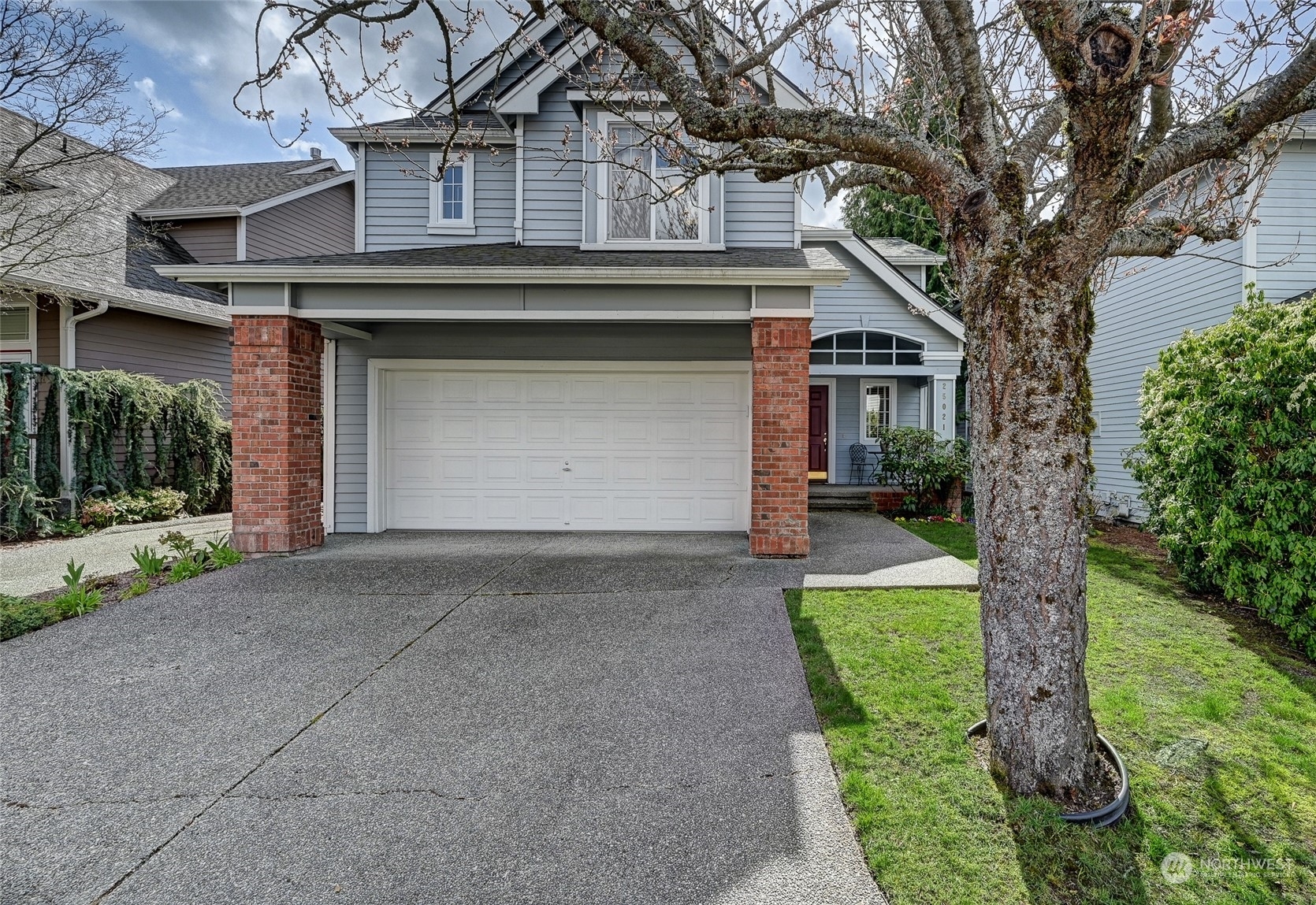 Property Photo: 25021 SE 42nd Drive WA 98029