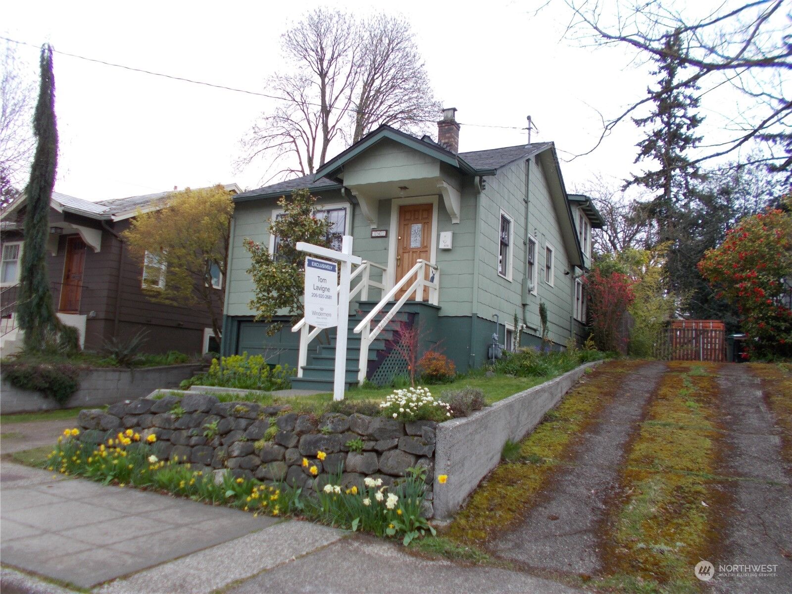 Property Photo:  347 NE 90th Street  WA 98115 