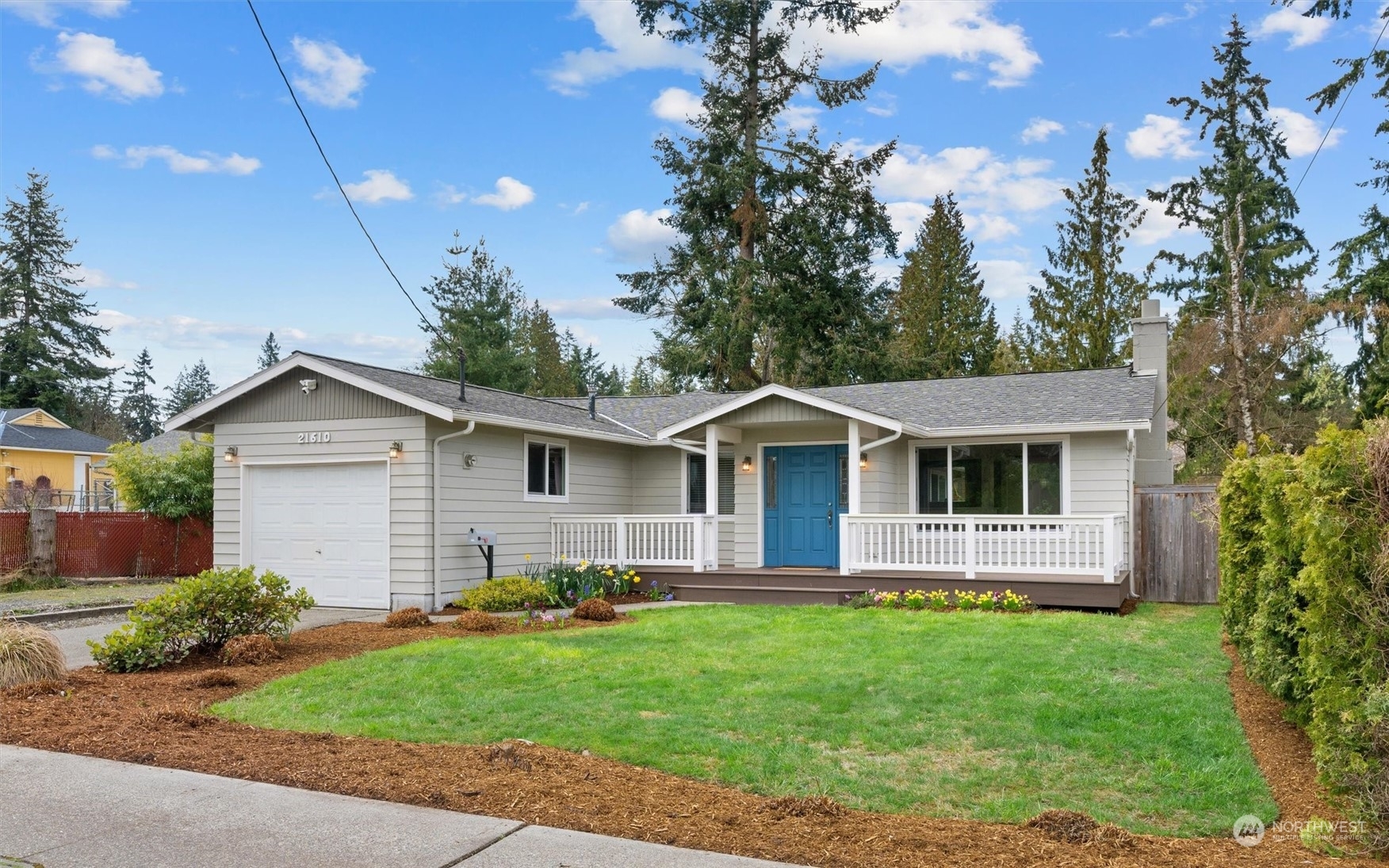 Property Photo:  21610 52nd Avenue W  WA 98043 