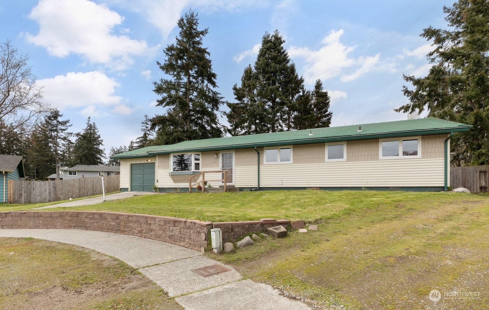 Property Photo:  195 NW 10th Court  WA 98277 