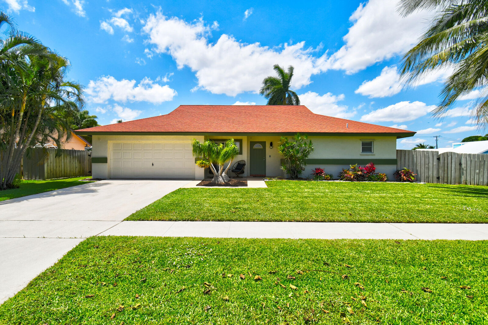 Property Photo: 761 NW 10th Court FL 33426
