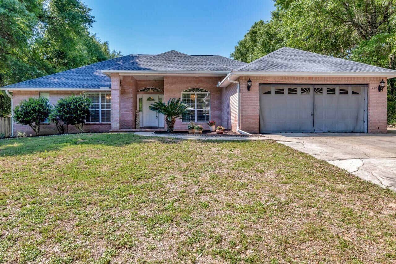 Property Photo:  105 Eagle Drive  FL 32536 