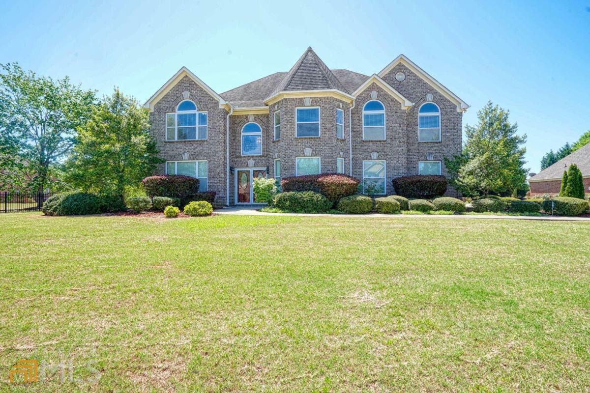 Property Photo: 121 Crystal Lake Boulevard GA 30228