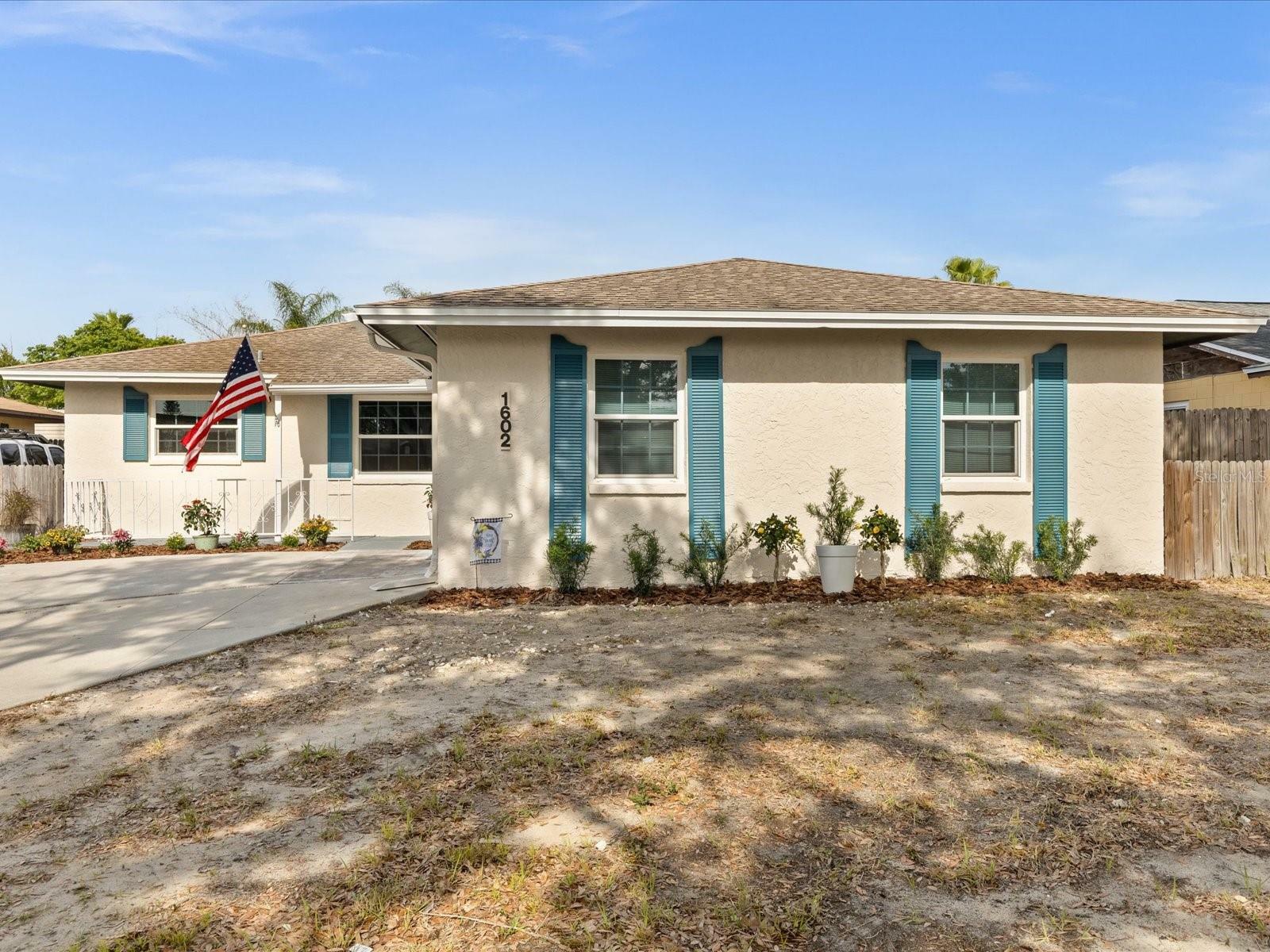 Property Photo:  1602 Fox Run Drive  FL 34689 