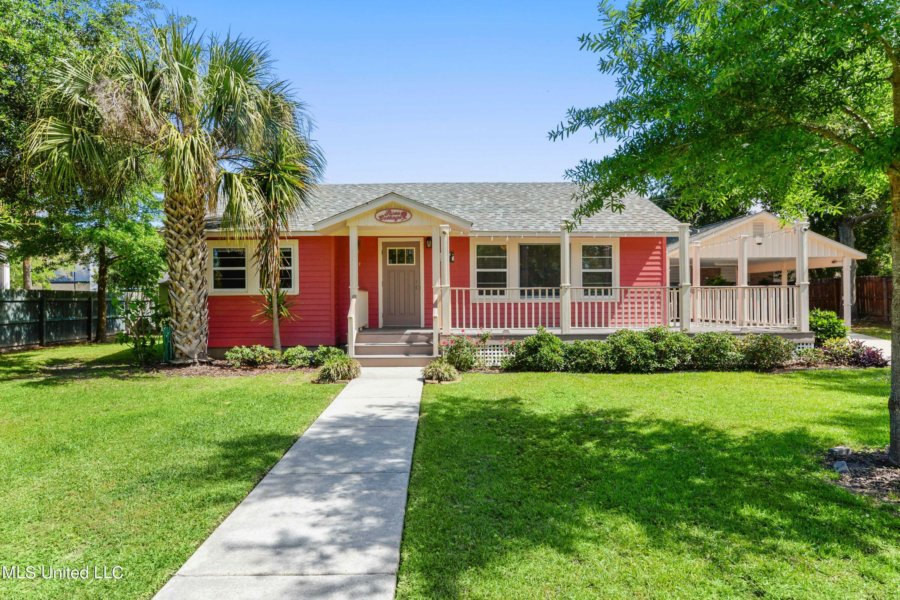 Property Photo:  135 Demontluzin Avenue  MS 39520 