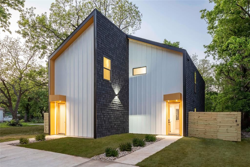 Property Photo:  605 E 7th Street  TX 75418 