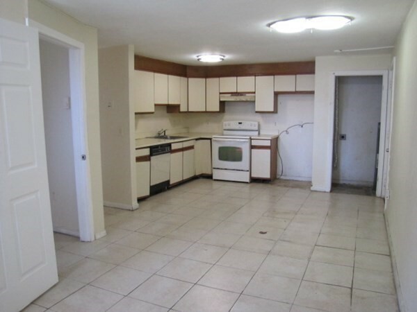 Property Photo: 10 Dryden St 1 MA 01605