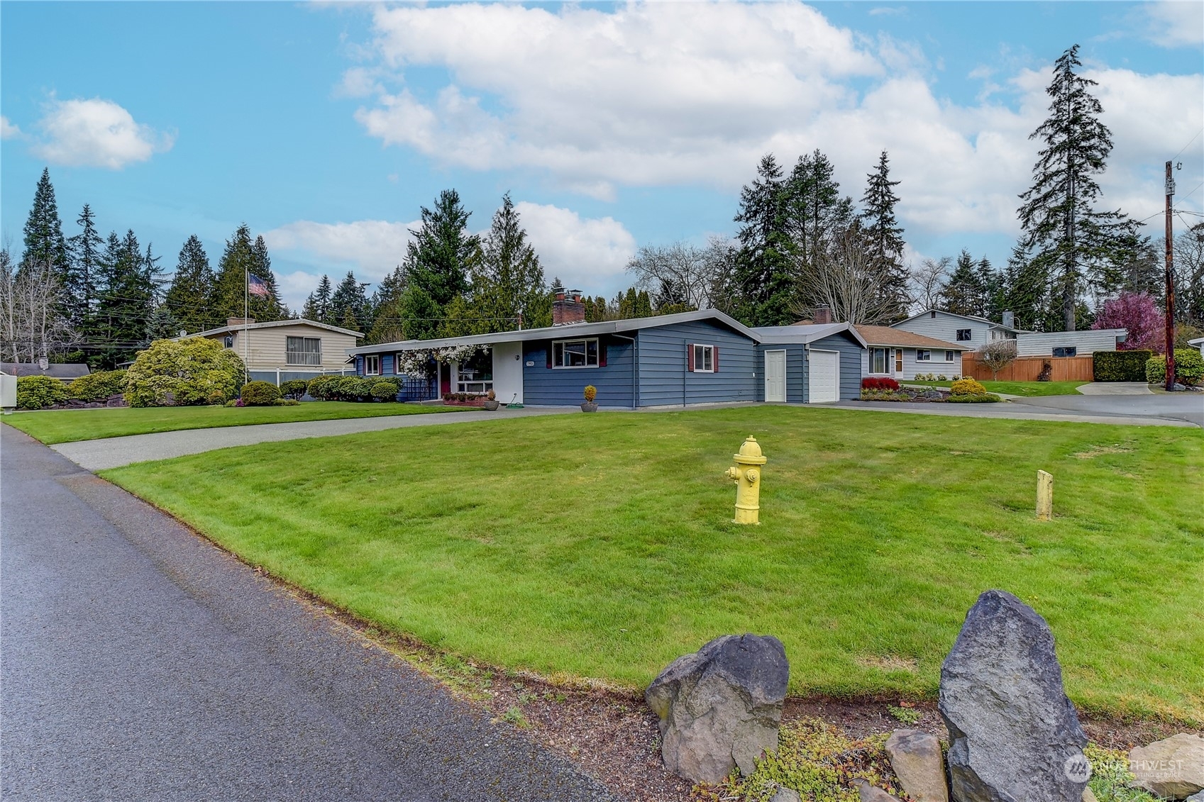 Property Photo: 7915 192nd Place SW WA 98026