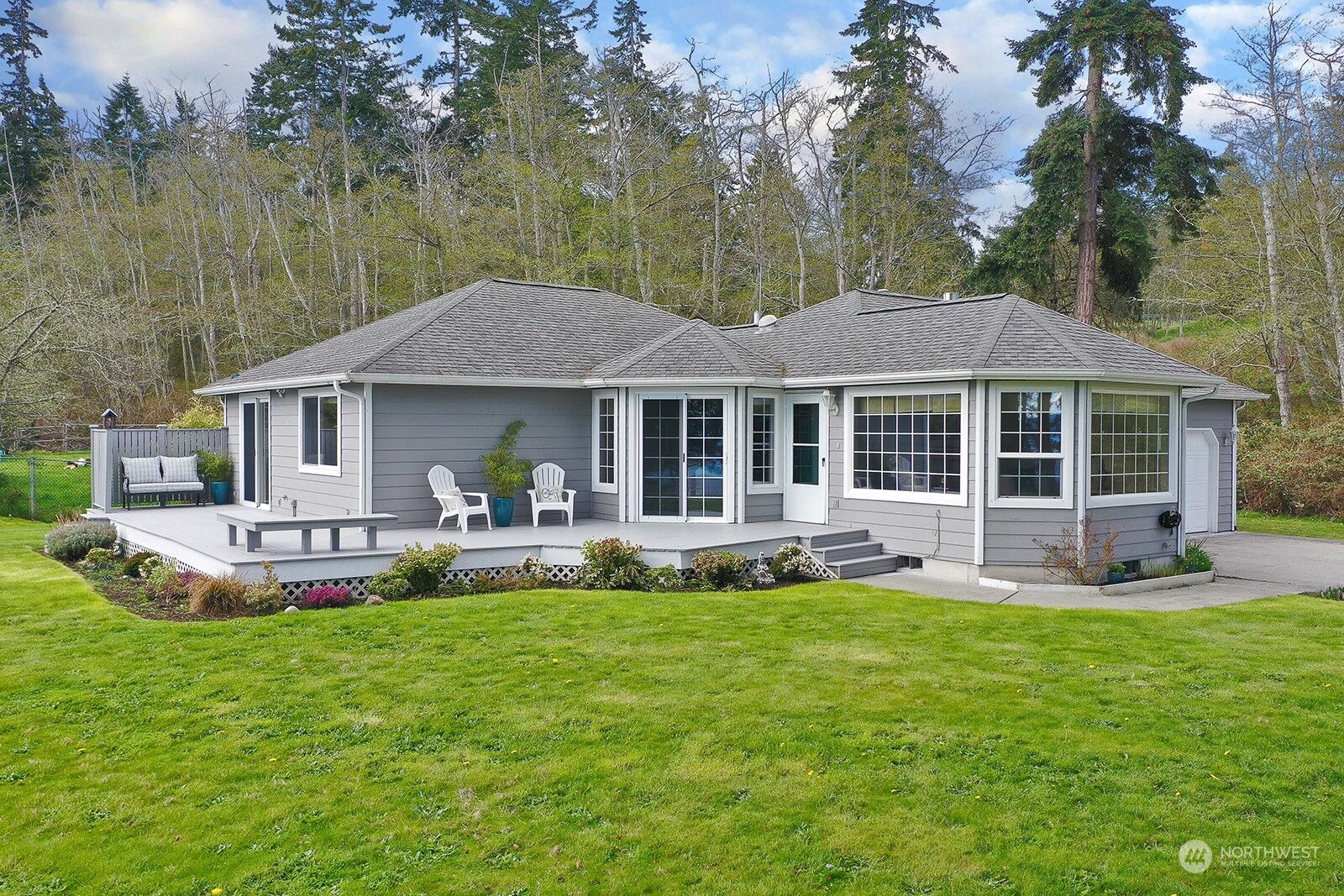 Property Photo: 944 Mohawk Drive WA 98253