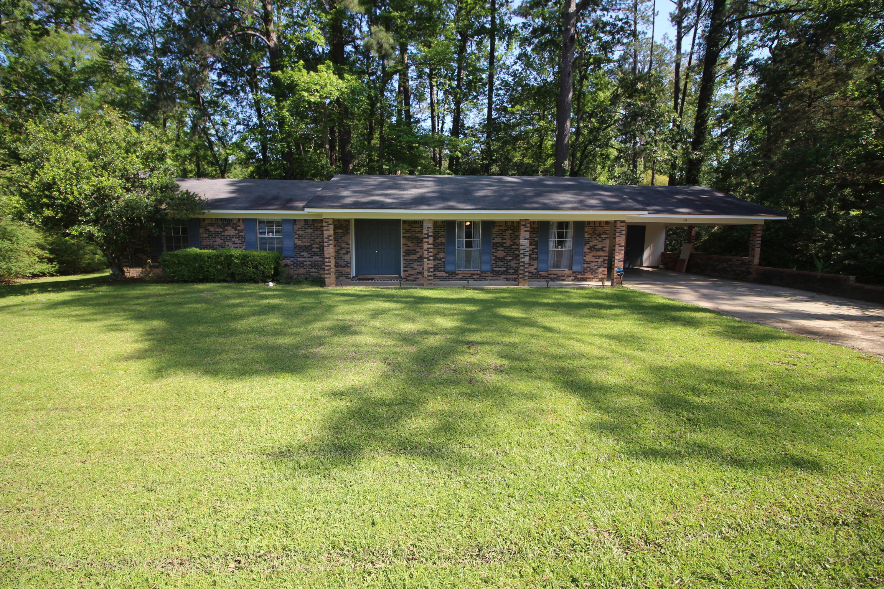 Property Photo: 81 Mar-Ree Drive MS 39440