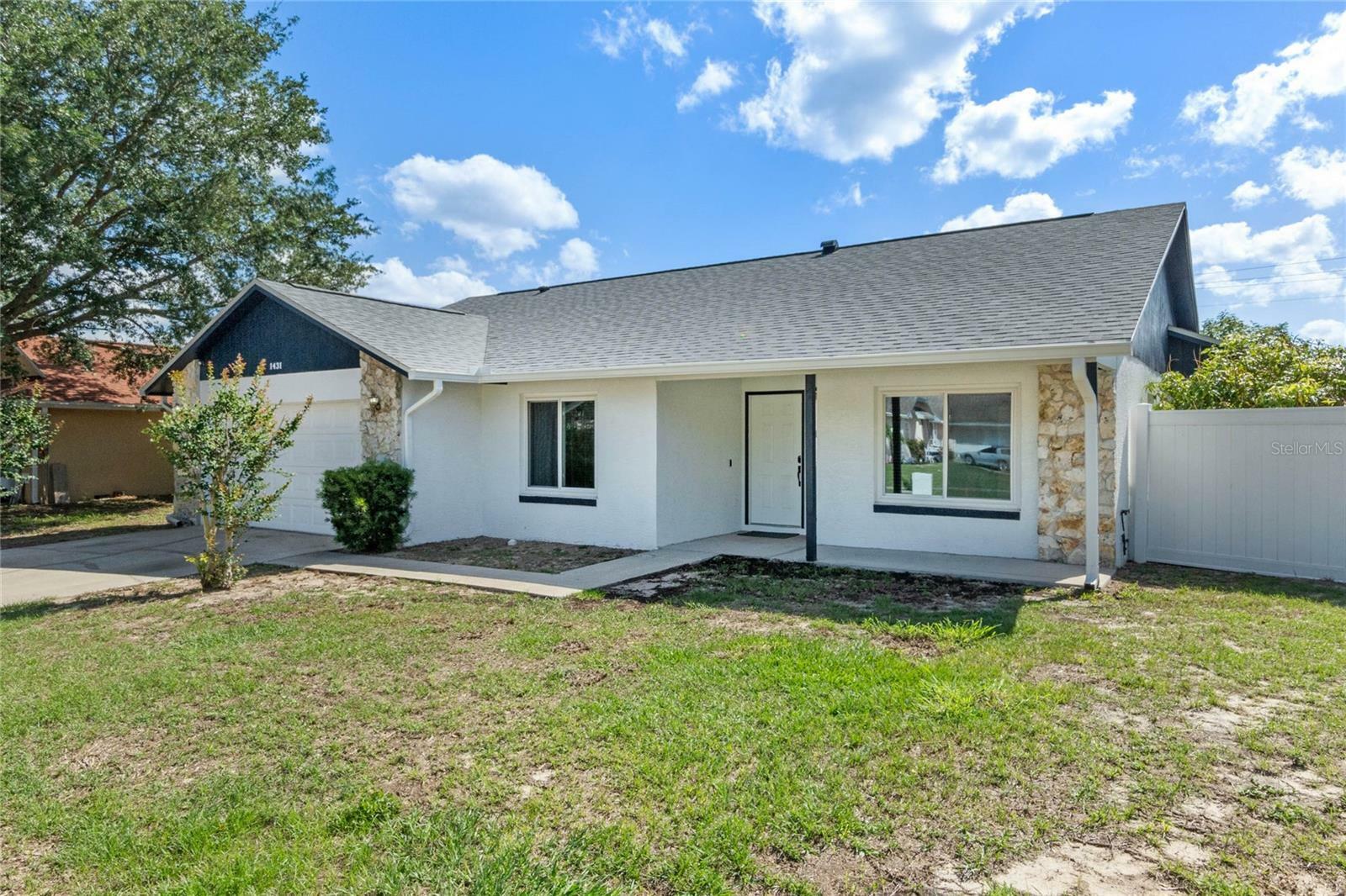 Property Photo:  1431 Sackett Circle  FL 32818 