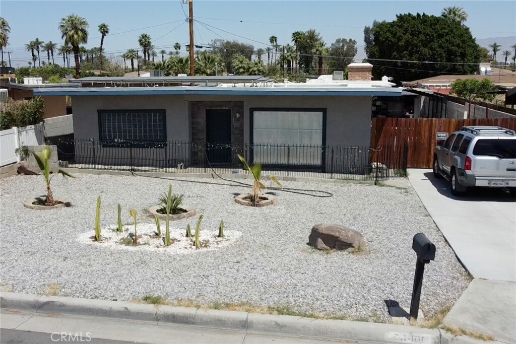 Property Photo: 74100 De Anza Way CA 92260