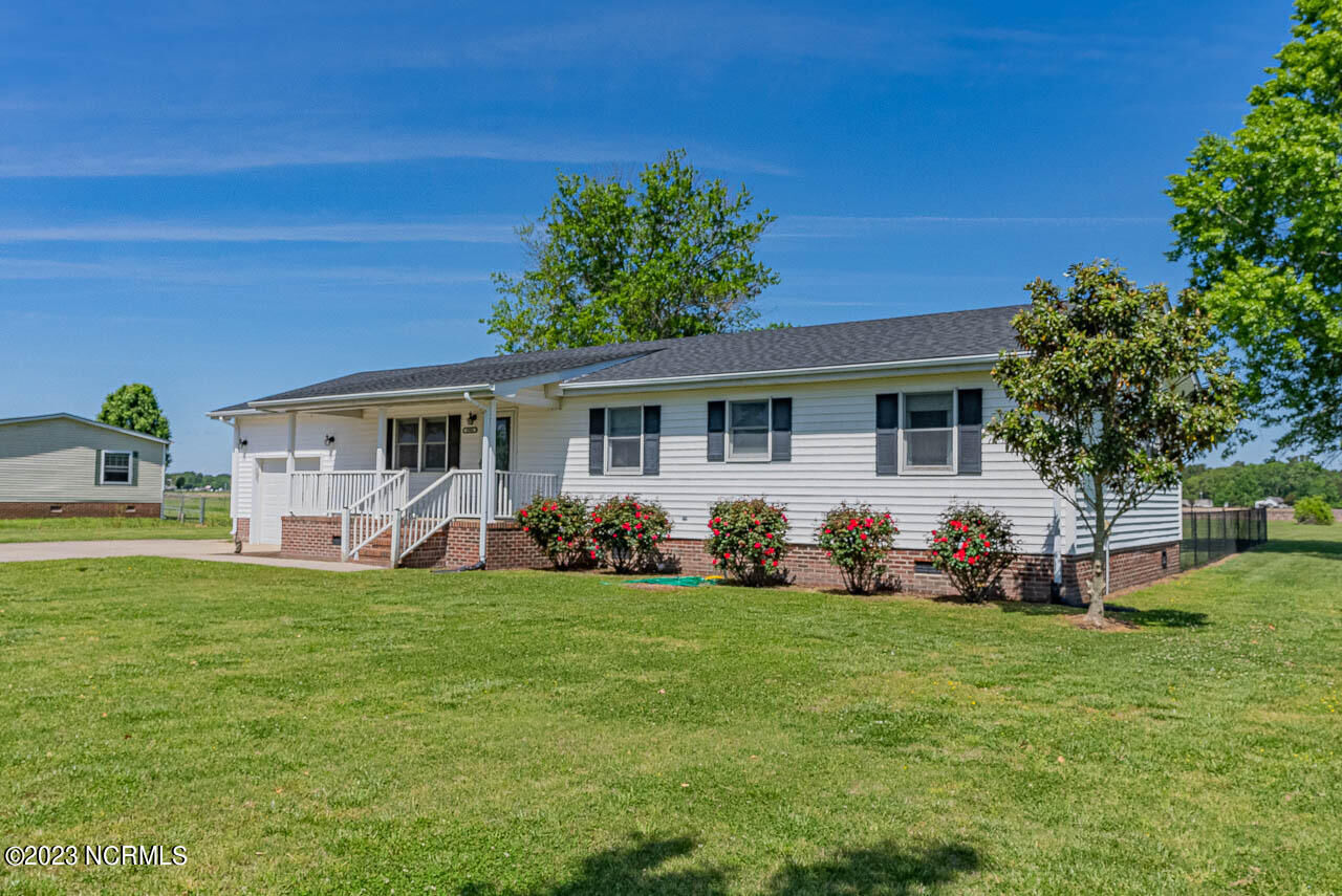 Property Photo: 1936 Nixonton Road NC 27909
