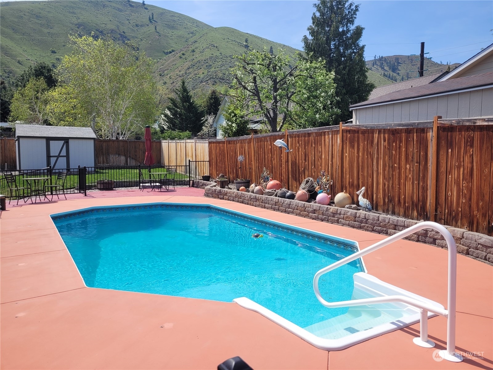 Property Photo: 305 Canyon Creek Drive WA 98801