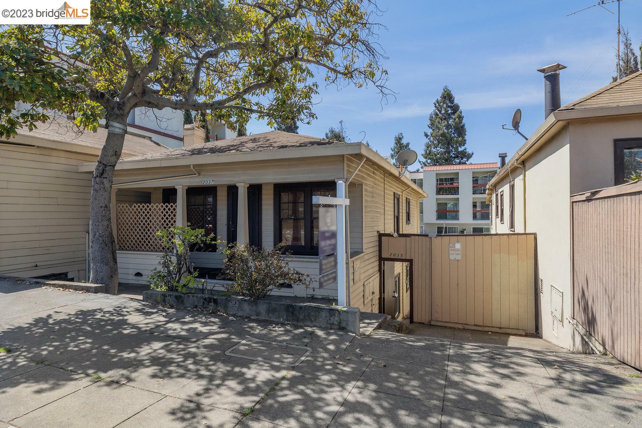 Property Photo:  2045 Pleasant Valley Ave  CA 94611 