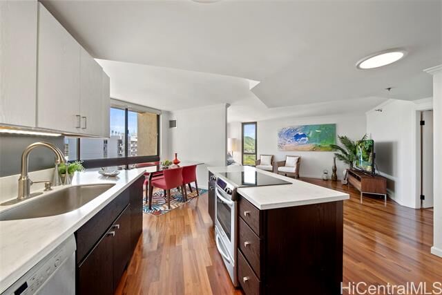 Property Photo:  300 Wai Nani Way Ph15  HI 96815 