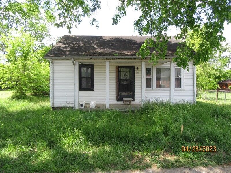 Property Photo:  1913 Center St  KY 42240 