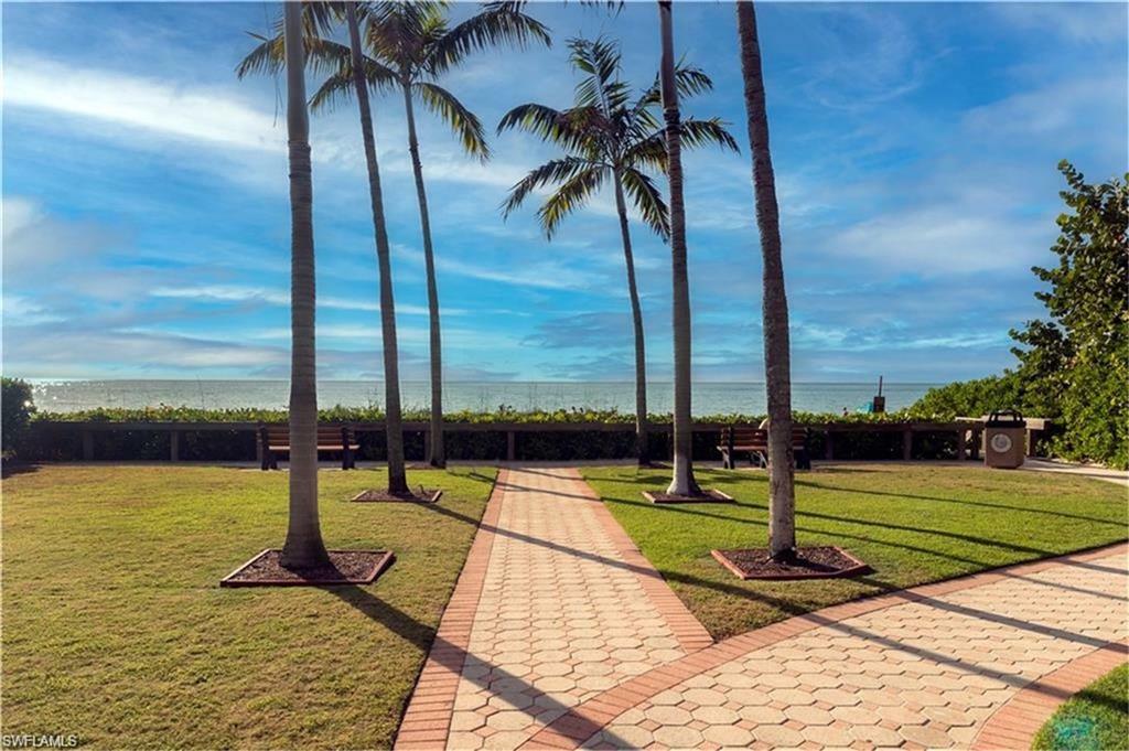 Property Photo: 67 8th Ave S FL 34102