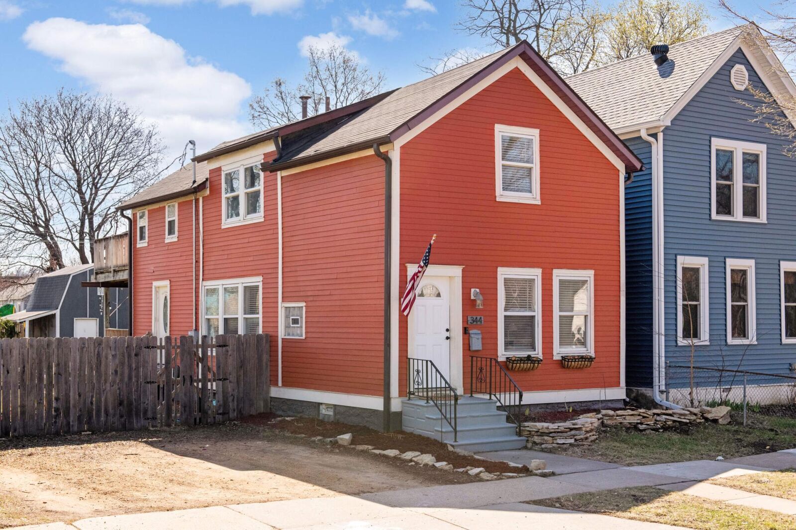 Property Photo:  344 Duke Street  MN 55102 