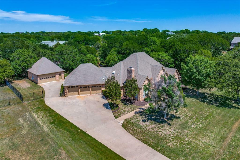 Property Photo: 1014 Quail Run Road TX 76092
