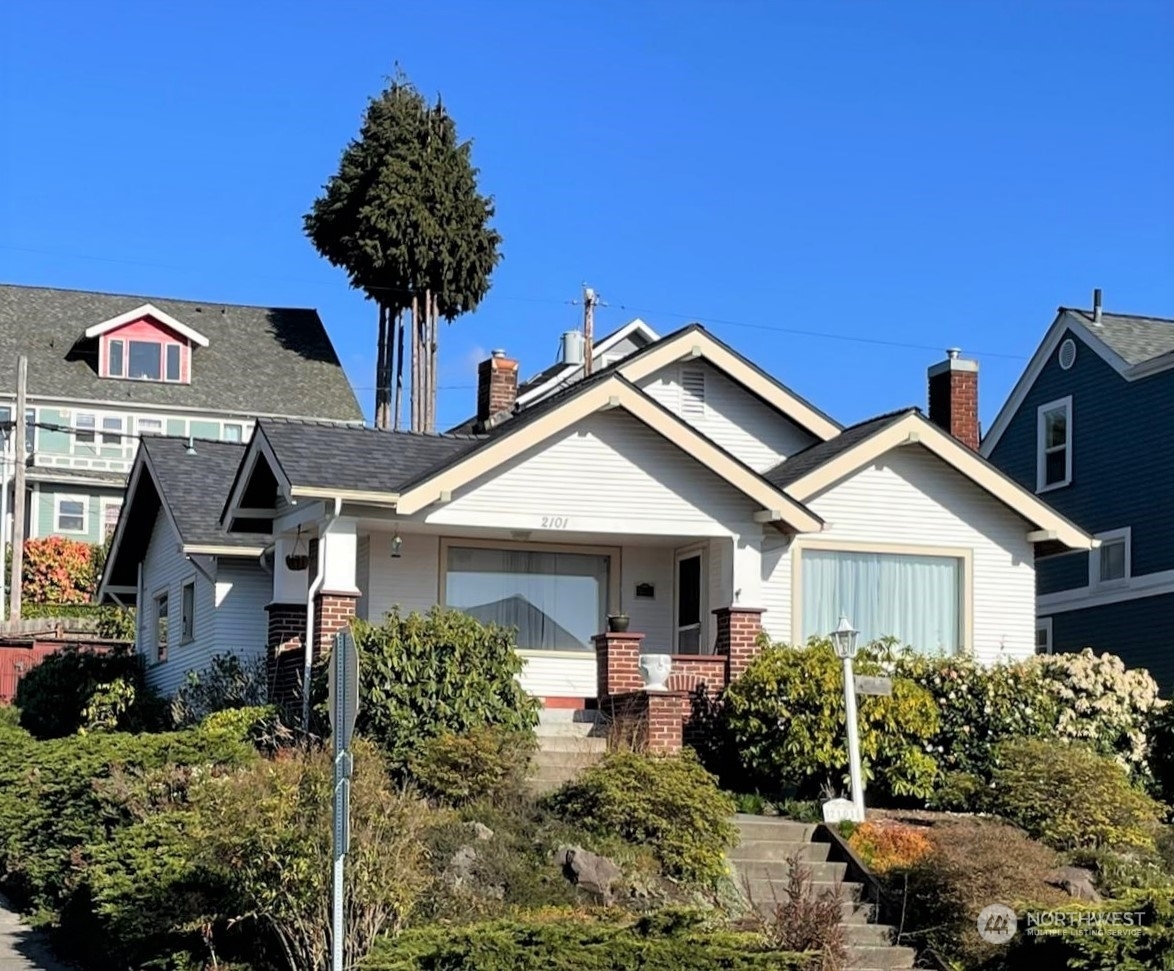 Property Photo: 2101 Grand Avenue WA 98201