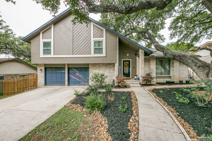 Property Photo: 1139 Custer Pass St TX 78232