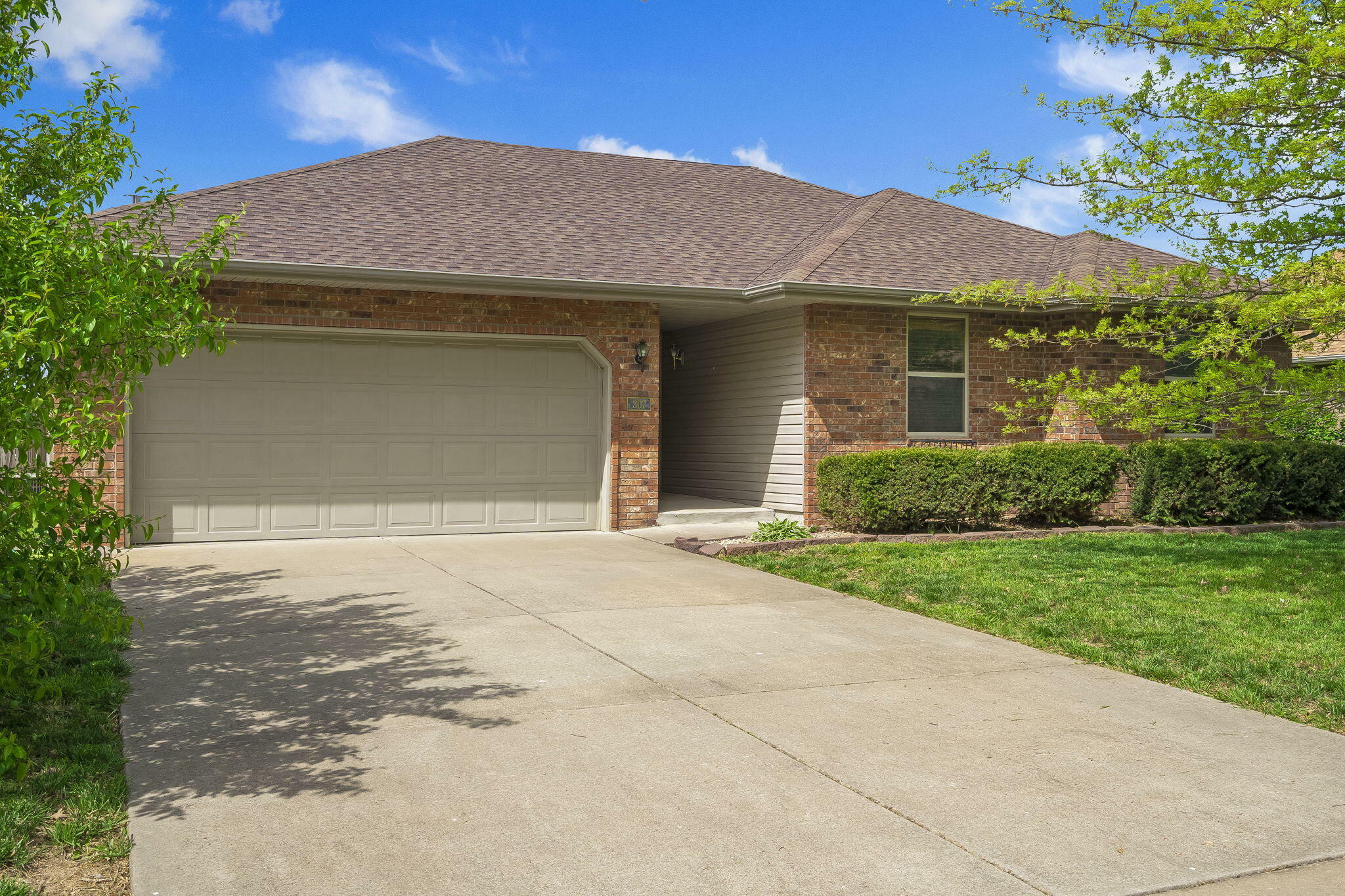Property Photo:  307 East Pintail Drive  MO 65721 