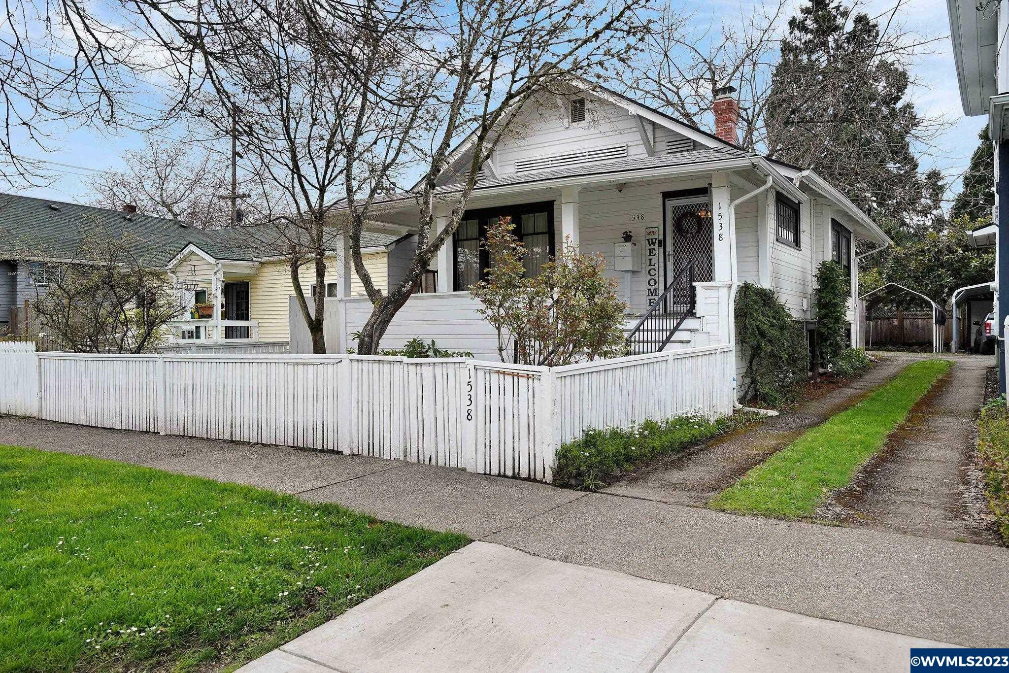 Property Photo: 1538 Ferry St SE OR 97301