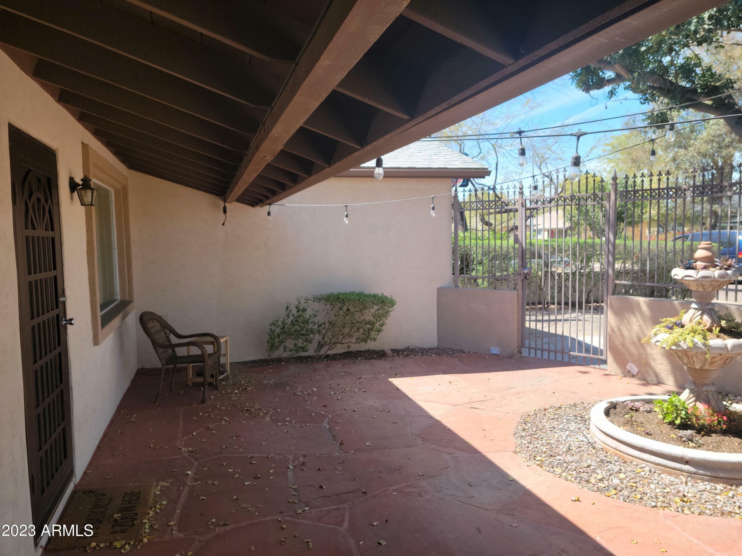 Property Photo:  1027 W 19th Street  AZ 85281 