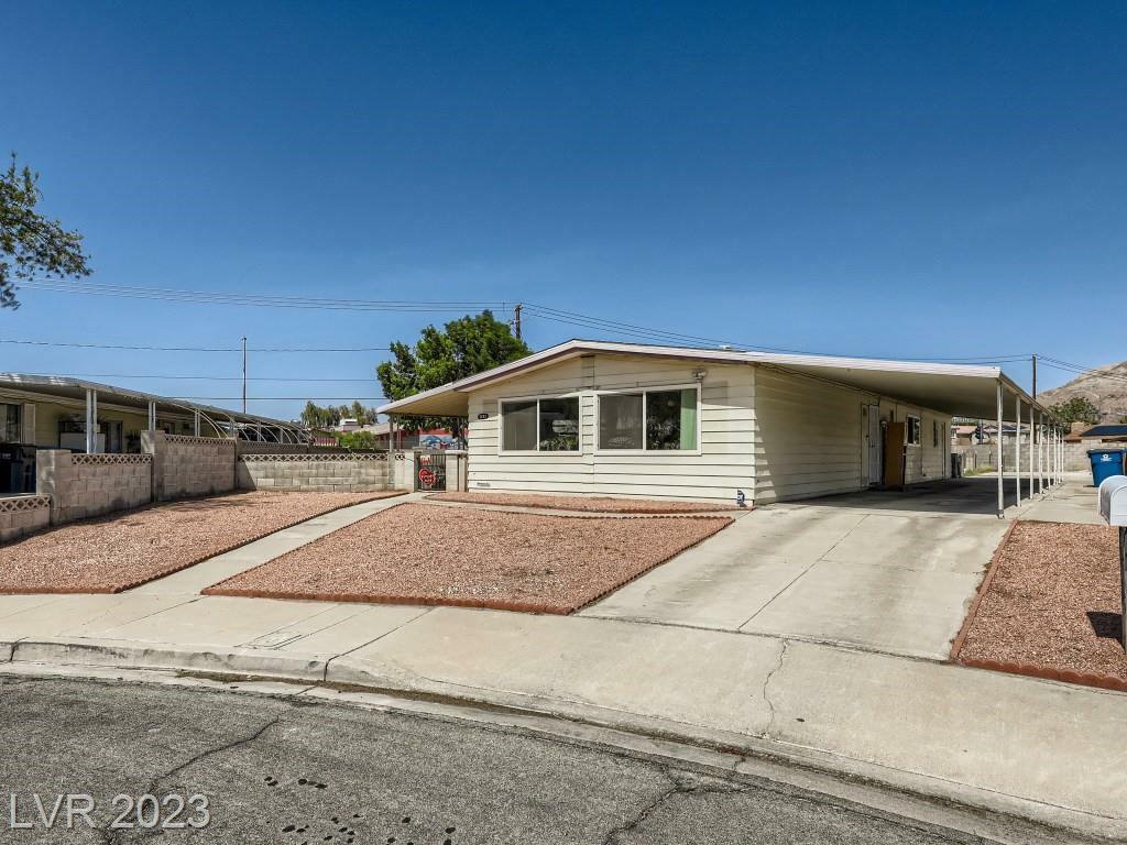 Property Photo:  5482 Sir Richard Circle  NV 89110 