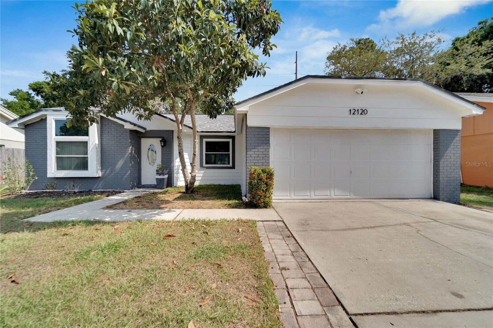 Property Photo:  12120 Fruitwood Drive  FL 33569 