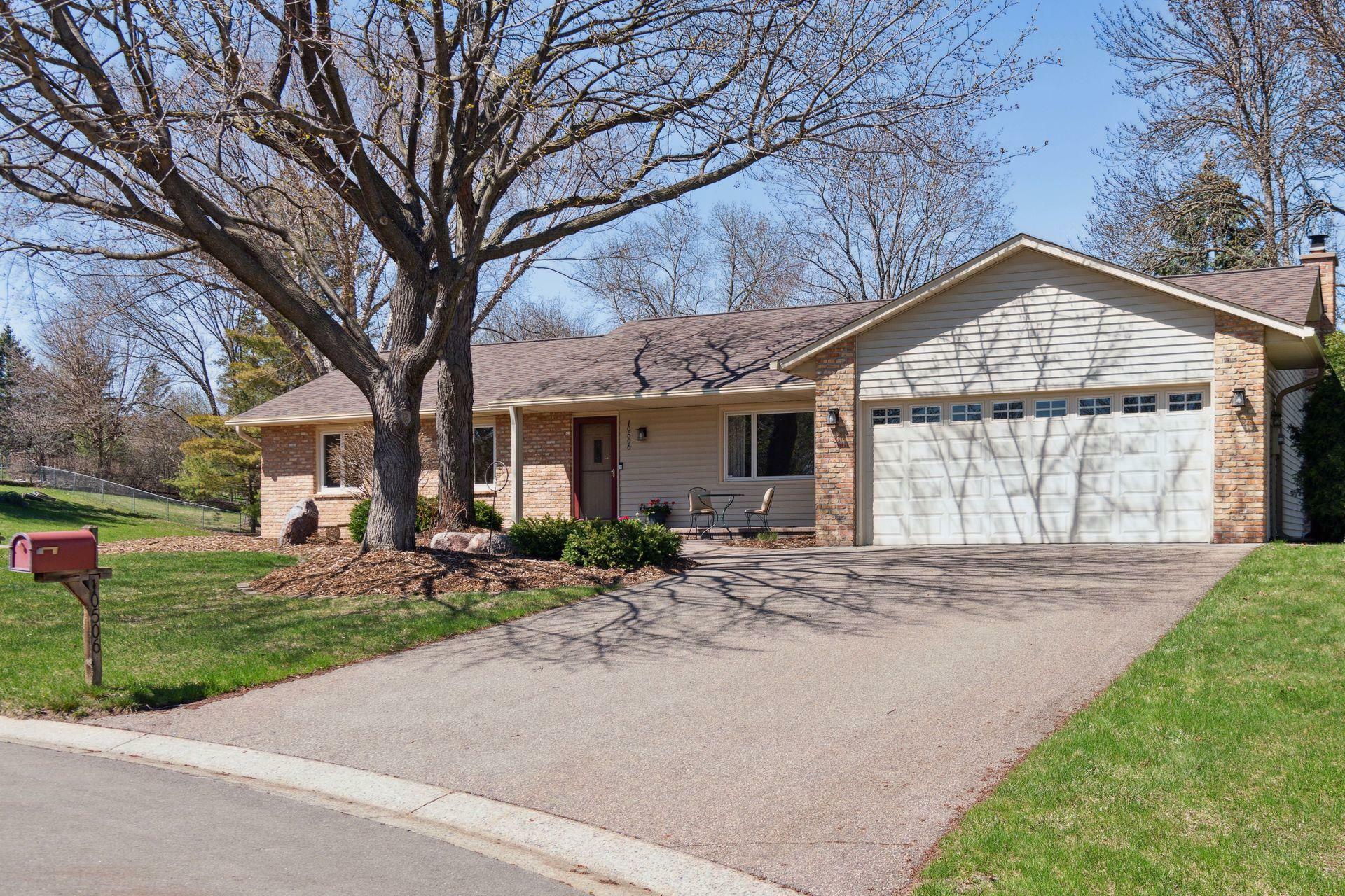 10506 Aquila Circle  Bloomington MN 55438 photo